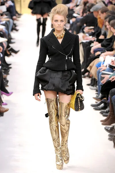 Look 57